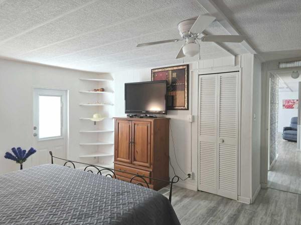 1977 Big, Beautiful Updated 2/2 pet friendly  Call Amanda today 941.706.6344  Mobile Home