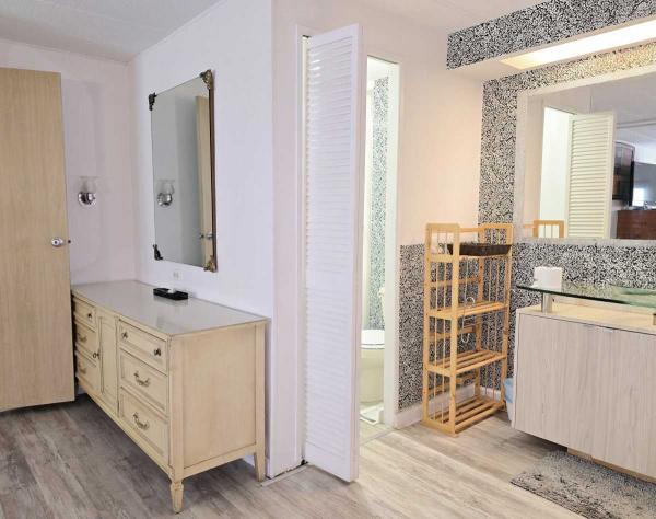 1977 Big, Beautiful Updated 2/2 pet friendly  Call Amanda today 941.706.6344  Mobile Home