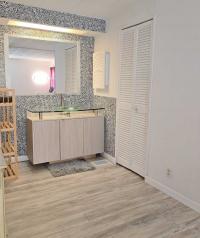 1977 Big, Beautiful Updated 2/2 pet friendly  Call Amanda today 941.706.6344  Mobile Home