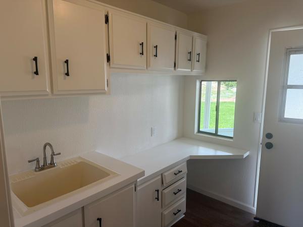 1985 GOLDEN WEST HM ab Mobile Home