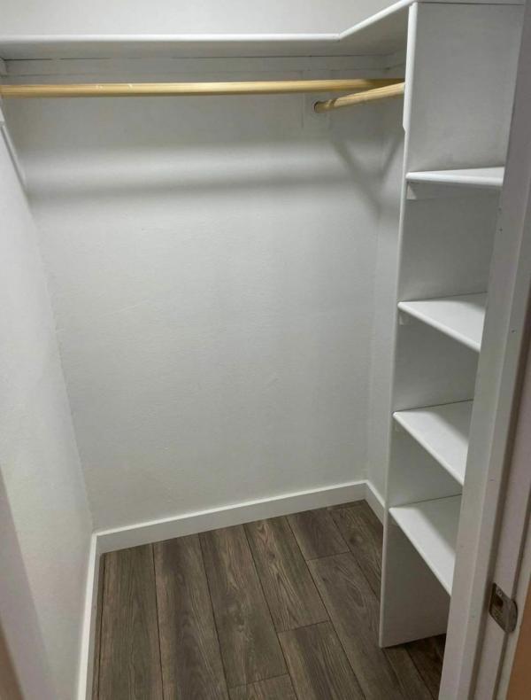 1985 WOODLAKE Mobile Home