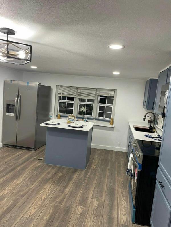 1985 WOODLAKE Mobile Home