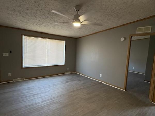 1999 R902Q  Home