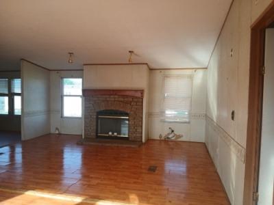 Photo 3 of 22 of home located at 462 Rabbit Run Woodway, TX 76712