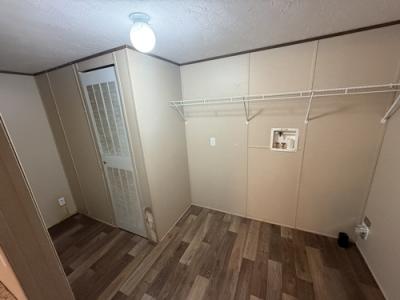 Photo 4 of 20 of home located at 119 Angus Dr Burleson, TX 76028