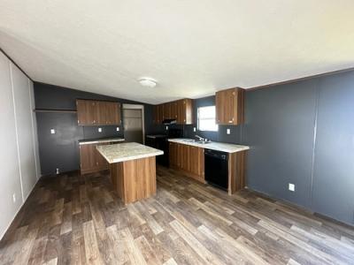 Photo 3 of 14 of home located at 17431 Interstate 45 N Willis, TX 77318