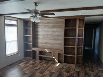 Photo 5 of 11 of home located at 113 Lacey Ln Levelland, TX 79336