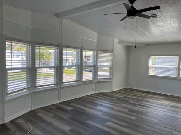 1985 Palm Harbor Manufactured Home