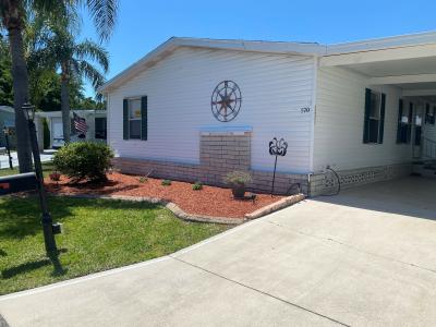 Photo 3 of 19 of home located at 570 Tulip Circle E Auburndale, FL 33823