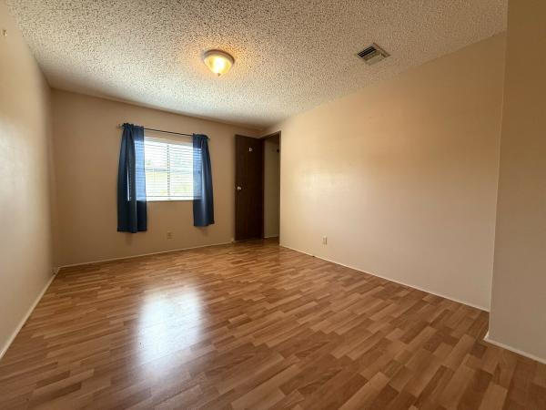 1986 RESI HS Mobile Home