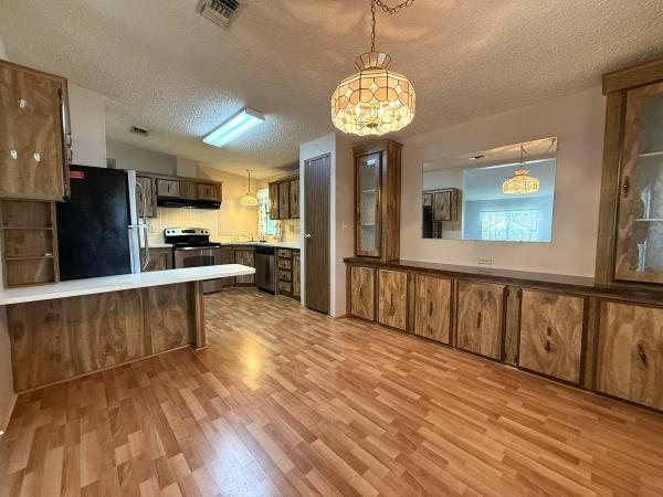 1986 RESI HS Mobile Home