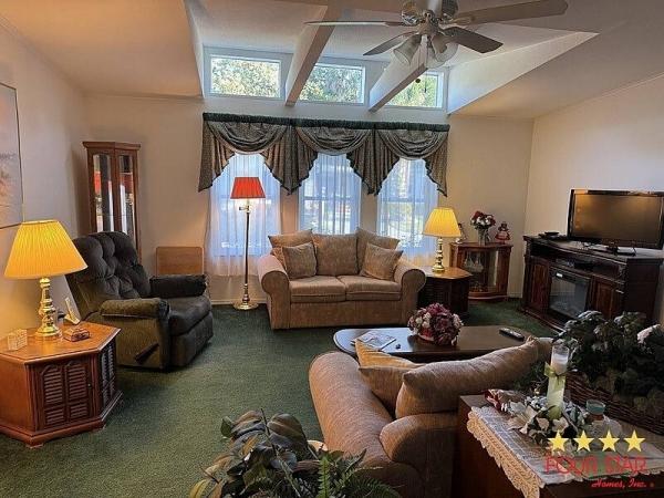 2000 PALM   Home