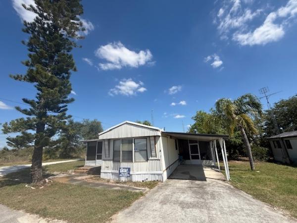 Photo 1 of 2 of home located at 2 Victoria Lane Lake Placid, FL 33852