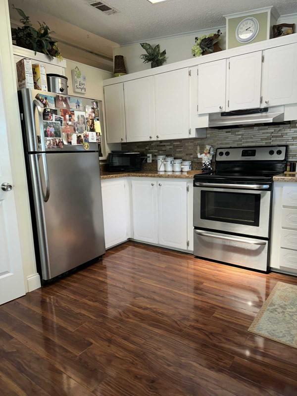 1988 DELO Manufactured Home