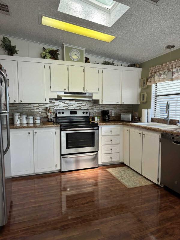 1988 DELO Manufactured Home