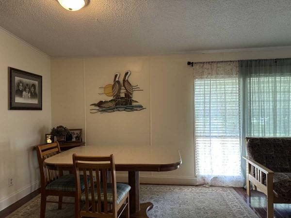 1988 DELO Manufactured Home