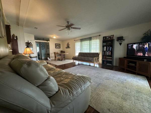 1988 DELO Manufactured Home