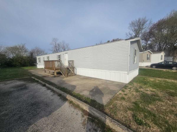 Photo 1 of 2 of home located at 8 Holiday Mobile Home Park Pontoon Beach, IL 62040