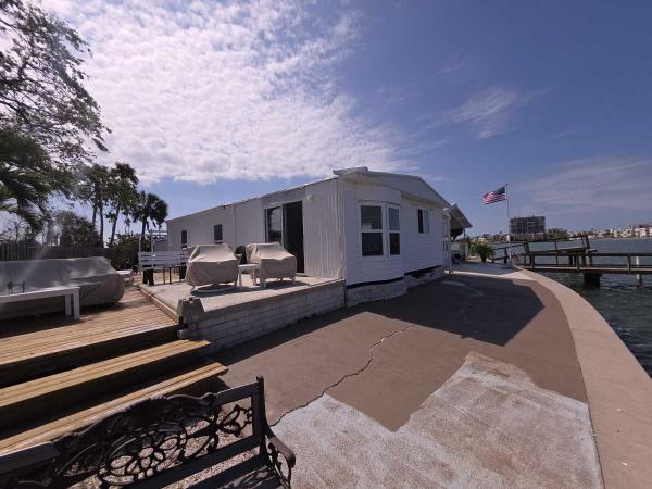 1983 PALM Mobile Home