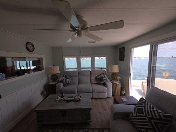 1983 PALM Mobile Home