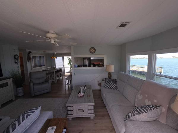 1983 PALM Mobile Home