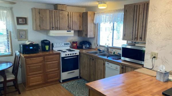 1987 Cavco Manufactured Home
