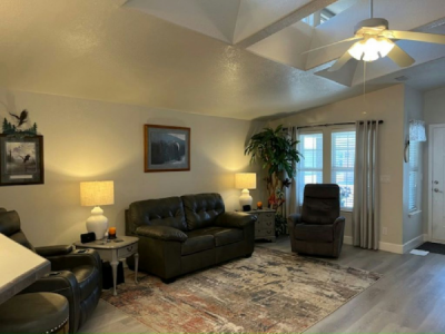 Photo 4 of 20 of home located at 3301 S. Goldfield Road #4051 Apache Junction, AZ 85119