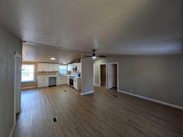 1997 Oakwood Manufactured Home
