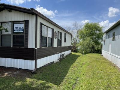 Photo 4 of 9 of home located at 143A Bonny Shores Dr Lakeland, FL 33801