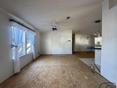 Photo 5 of 12 of home located at 880 SE Oak Grove Terrace Crystal River, FL 34429