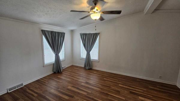 2001 Commander Manufactured Home