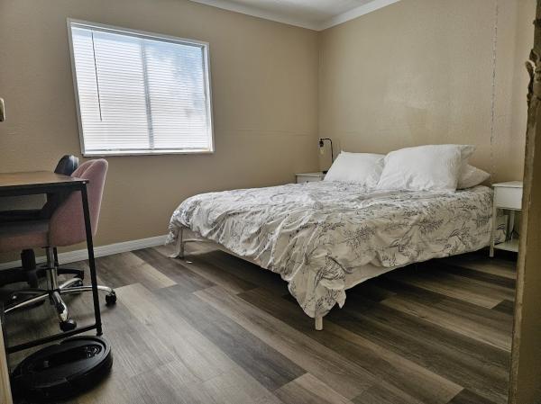 1980 BROO Manufactured Home