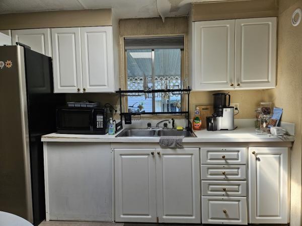 1980 BROO Manufactured Home