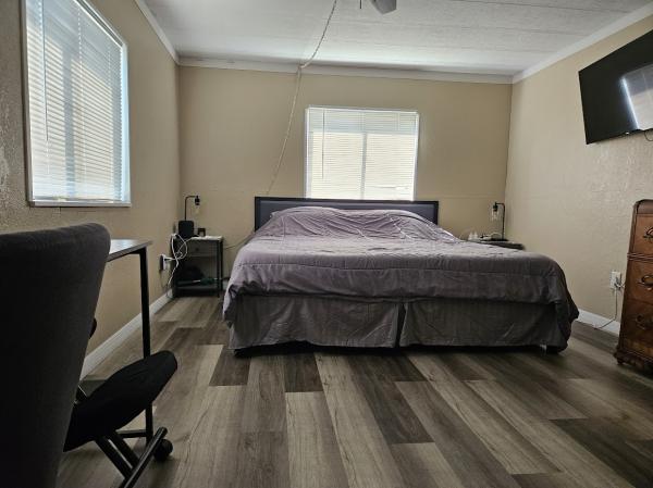 1980 BROO Manufactured Home