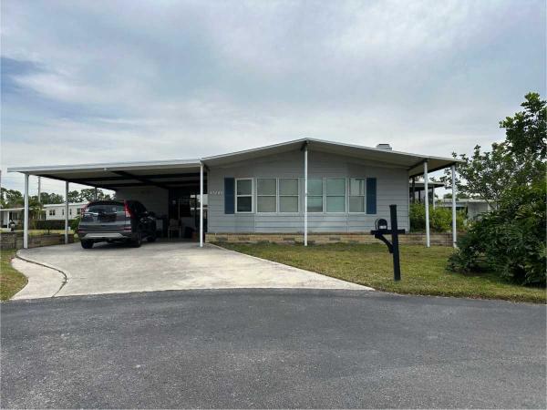 Photo 1 of 2 of home located at 5765 Andover Cir, Lot 158 Sarasota, FL 34233