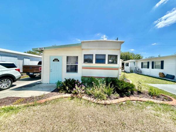 Photo 1 of 2 of home located at 3467 Andrew Circle Avon Park, FL 33825