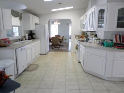 Photo 5 of 15 of home located at 596 Tulip Circle E Auburndale, FL 33823