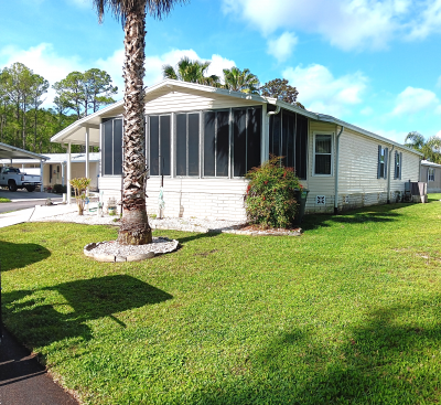 Photo 2 of 17 of home located at 2610 S. Nine Lake Loop Homosassa, FL 34448