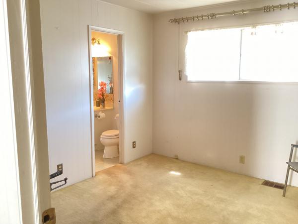 1970 GOLDEN WEST 469872 Mobile Home