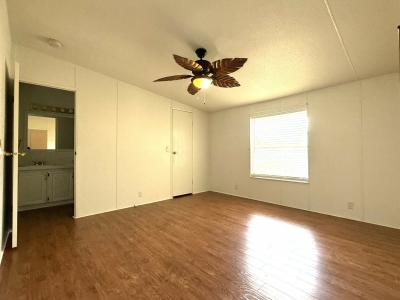 Photo 4 of 16 of home located at 5862 SW 60th Place Ocala, FL 34474