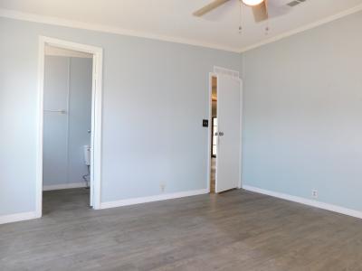 Photo 5 of 22 of home located at 1605 Bassett Dr Lakeland, FL 33810