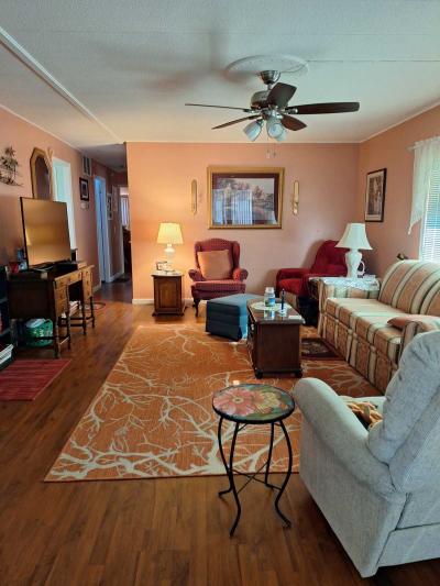 Photo 3 of 16 of home located at 2610 Azalea Place Leesburg, FL 34748