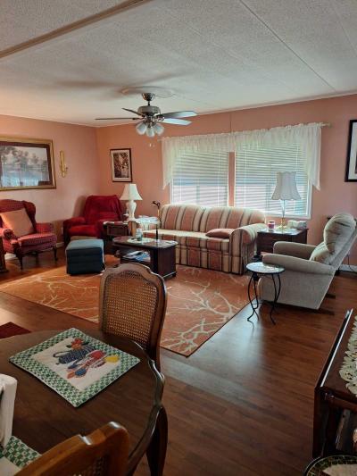 Photo 4 of 16 of home located at 2610 Azalea Place Leesburg, FL 34748