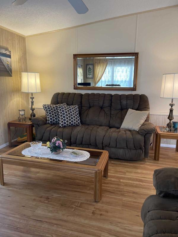 1987 Manufactured Home