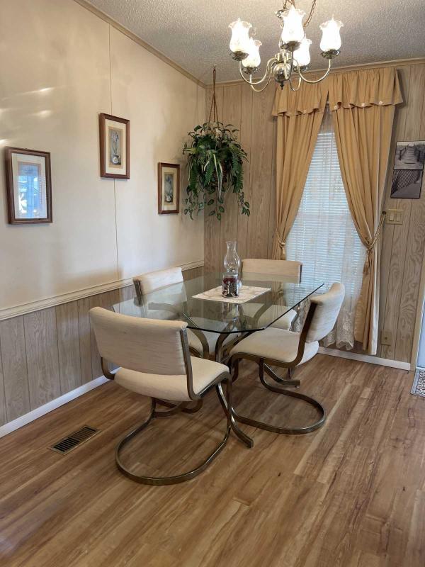 1987 Manufactured Home