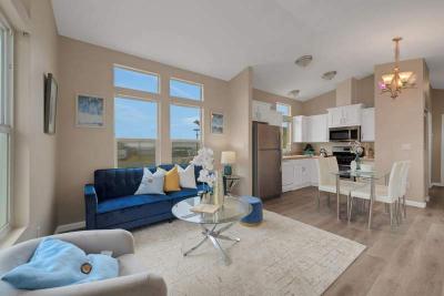 Photo 4 of 21 of home located at 576 5th Avenue Pacifica, CA 94044