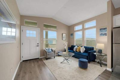 Photo 5 of 21 of home located at 576 5th Avenue Pacifica, CA 94044