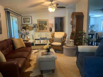Photo 5 of 14 of home located at 40 Fairway Dr Auburndale, FL 33823