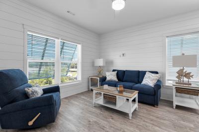 Photo 2 of 10 of home located at 147 Paradise Way Islamorada, FL 33036