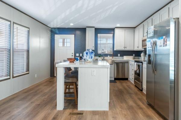 2025 Clayton 31RLS16682A Mobile Home
